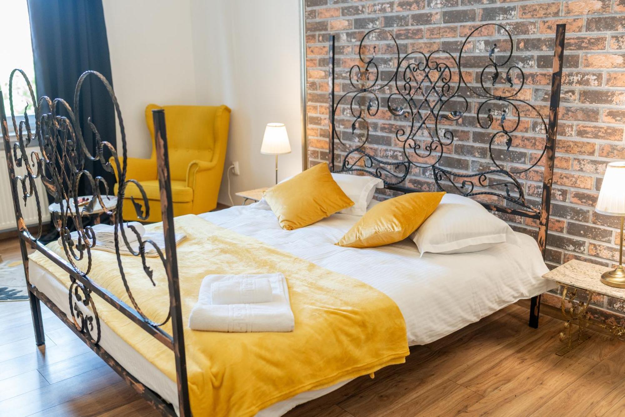 Cozy Spacious 5 Star Accommodation In The Heart Of Historic Center Cluj-Napoca Exteriör bild