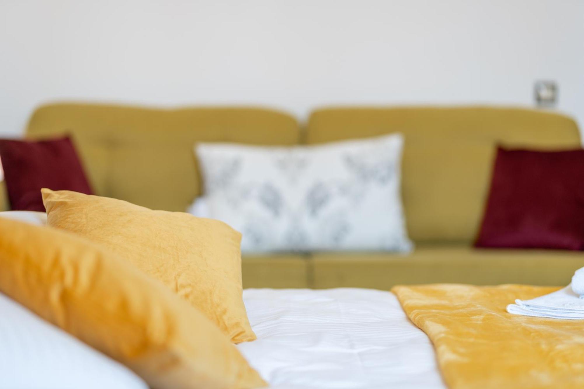 Cozy Spacious 5 Star Accommodation In The Heart Of Historic Center Cluj-Napoca Exteriör bild