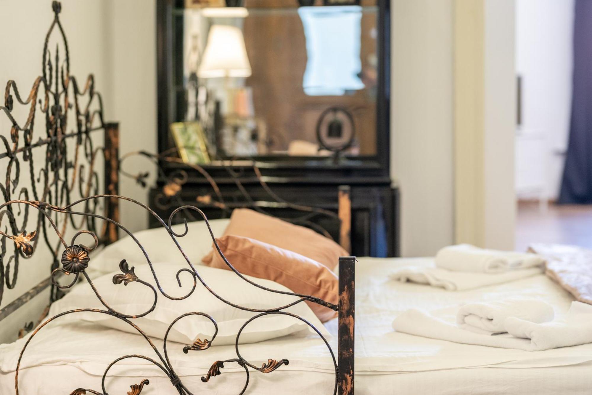 Cozy Spacious 5 Star Accommodation In The Heart Of Historic Center Cluj-Napoca Exteriör bild